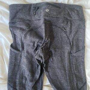 Lululemon leggings with pockets.